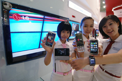 ソウルでWorld IT Show 2009開幕、韓国メーカーの携帯電話に期待！